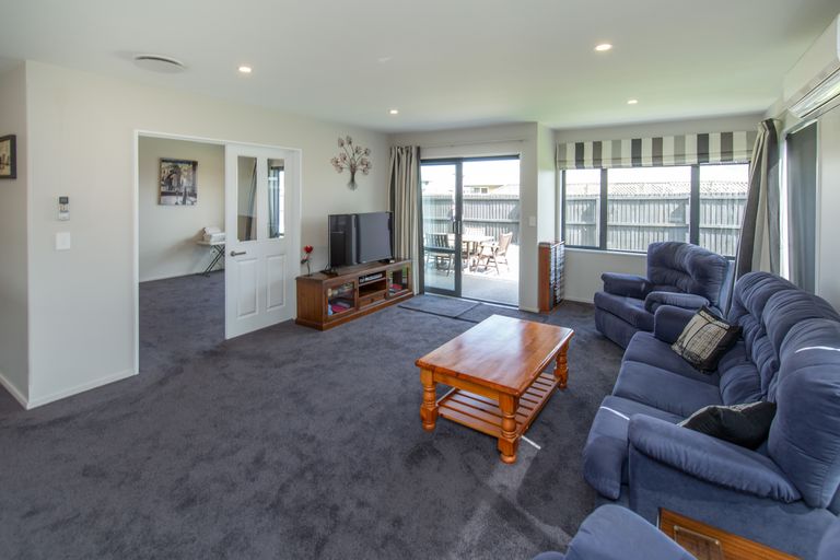 Photo of property in 28 Surfers Place, North New Brighton, Christchurch, 8083