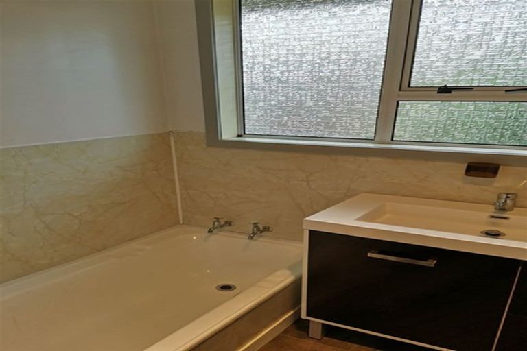 Photo of property in 79 Walker Crescent, East Gore, Gore, 9710