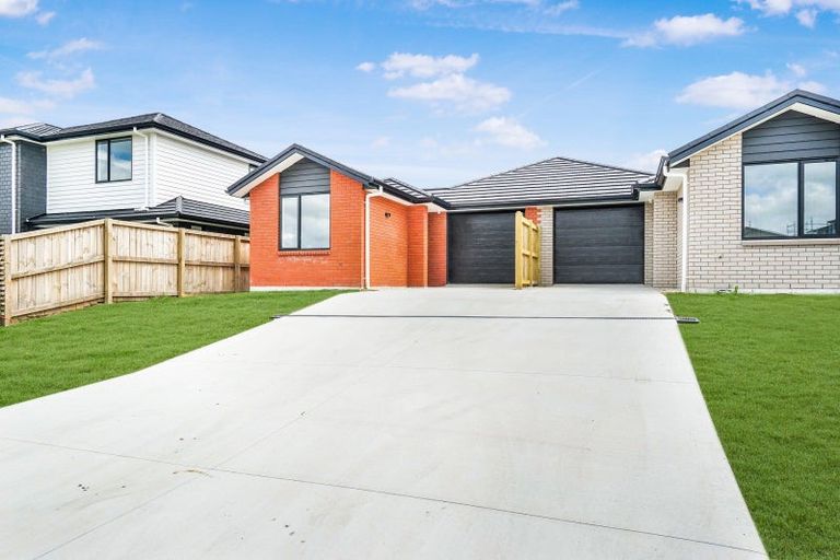 Photo of property in 1/3 Tiro Place