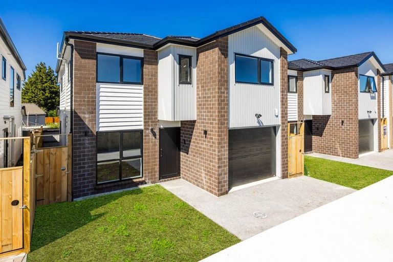 Photo of property in 14b Friesian Drive, Mangere, Auckland, 2022