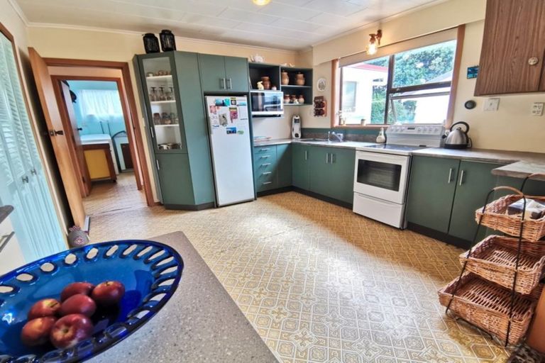 Photo of property in 33 Gawler Street, Te Horo Beach, Otaki, 5581