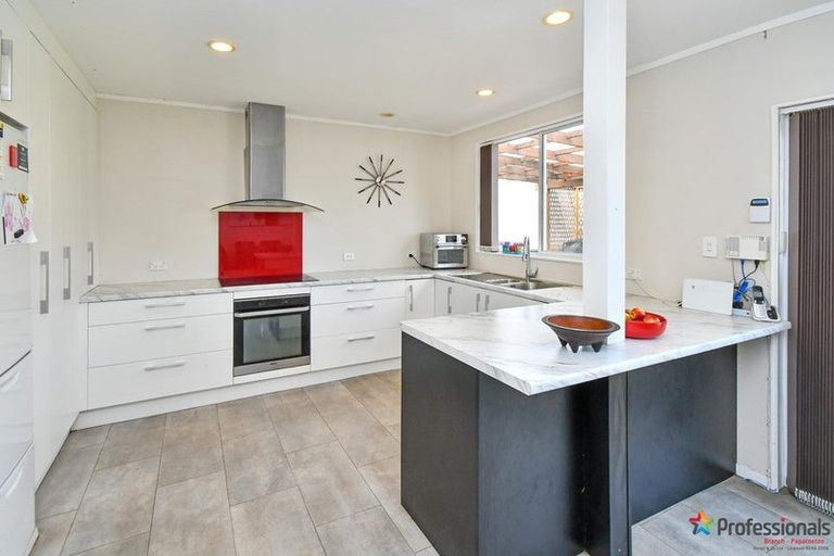 Photo of property in 9 Plunket Avenue, Papatoetoe, Auckland, 2104