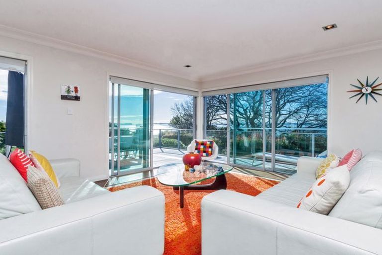 Photo of property in 8 Page Point, Mellons Bay, Auckland, 2014