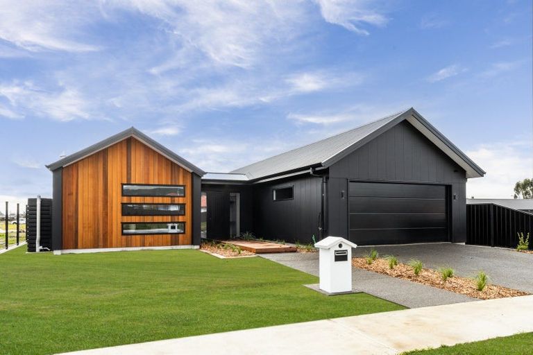 Photo of property in 22 Beecroft Drive, Havelock North, 4130