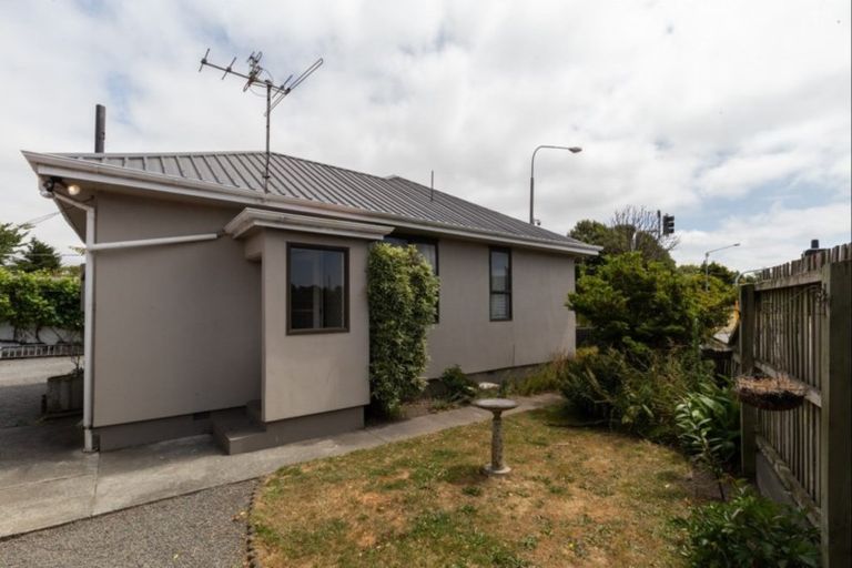 Photo of property in 37 Halswell Road, Hillmorton, Christchurch, 8025