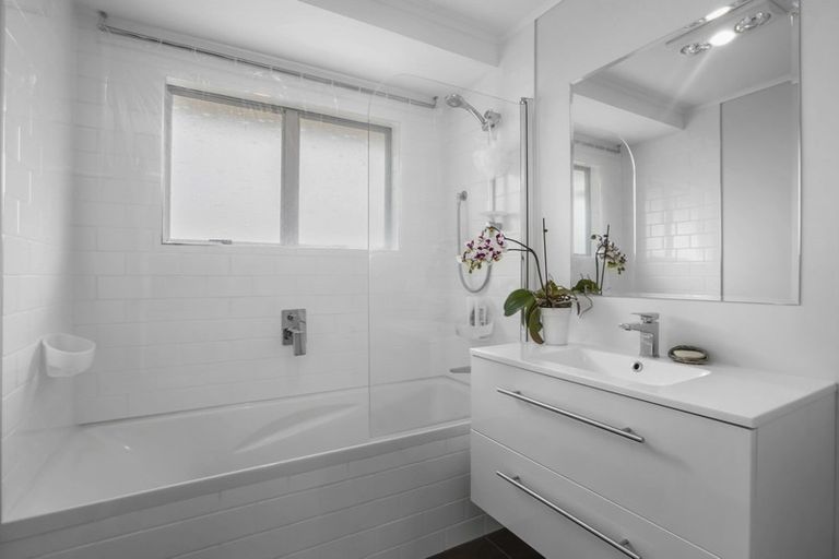 Photo of property in 48 Sunnyside Road, Nawton, Hamilton, 3200