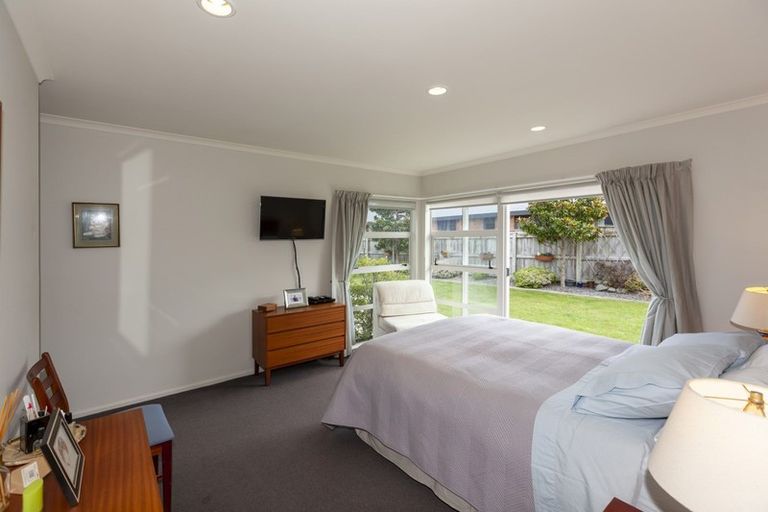 Photo of property in 37 Consort Close, Paraparaumu Beach, Paraparaumu, 5032