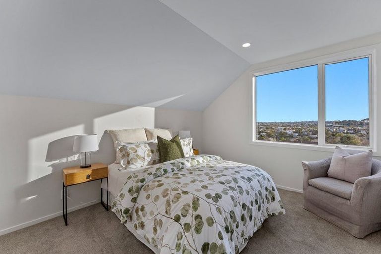 Photo of property in 2/3a Richards Avenue, Forrest Hill, Auckland, 0620