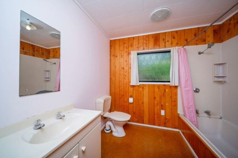 Photo of property in 16 Nevada Drive, Merrilands, New Plymouth, 4312