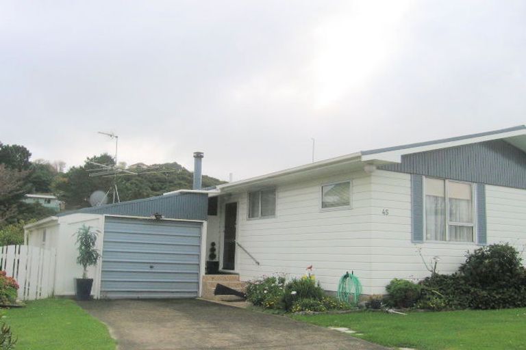 Photo of property in 45 Hicks Close, Whitby, Porirua, 5024
