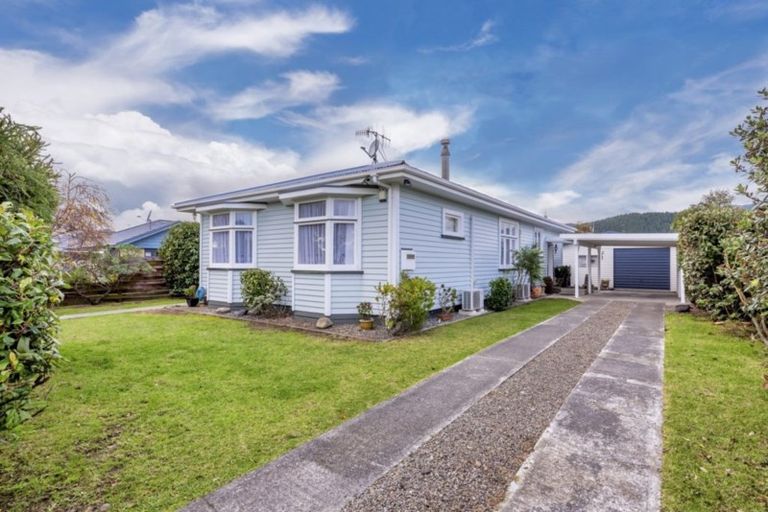 Photo of property in 12 Spackman Crescent, Paraparaumu, 5032