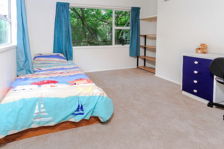 Photo of property in 61 Warner Park Avenue, Laingholm, Auckland, 0604