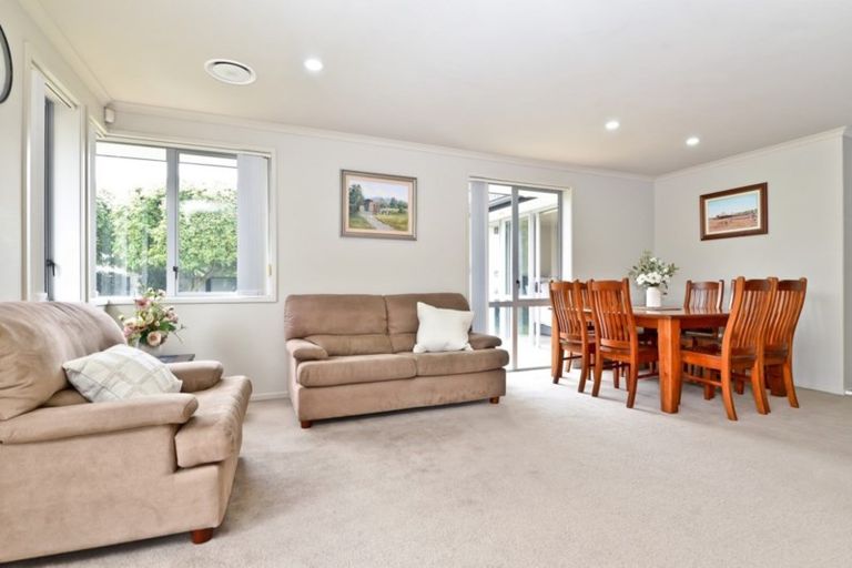 Photo of property in 30 Winchester Place, Rototuna North, Hamilton, 3210