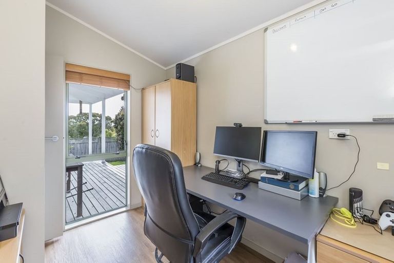 Photo of property in 27 Gledstane Road, Stanmore Bay, Whangaparaoa, 0932