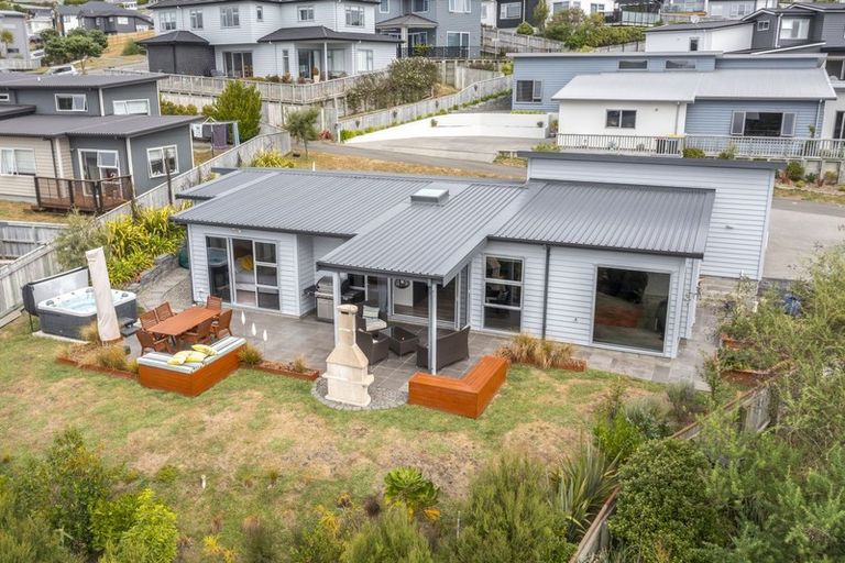 Photo of property in 50 Endeavour Drive, Whitby, Porirua, 5024