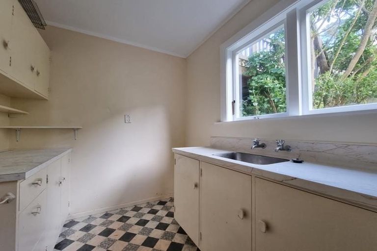 Photo of property in 82a Homebush Road, Khandallah, Wellington, 6035