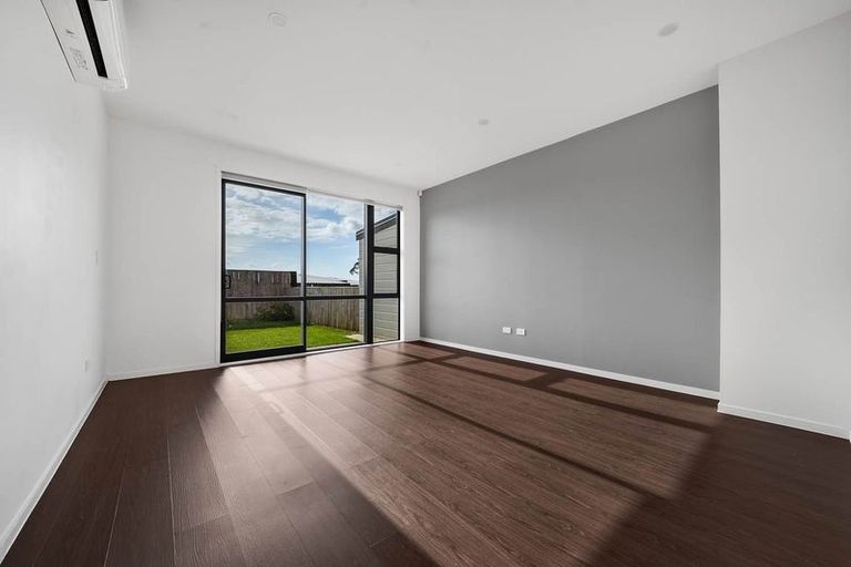 Photo of property in 32 Karoro Road, Flat Bush, Auckland, 2019
