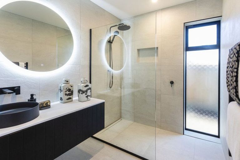 Photo of property in 112 Paparoa Street, Papanui, Christchurch, 8053