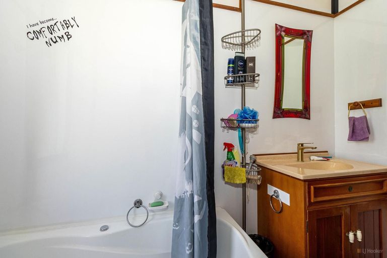 Photo of property in 14 Waimate Highway, Saint Andrews, 7988