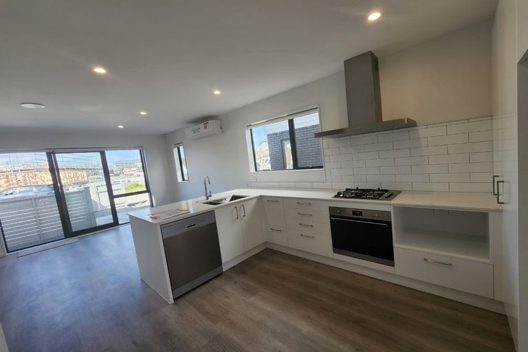 Photo of property in 16 Te Napi Drive, Takanini, 2112