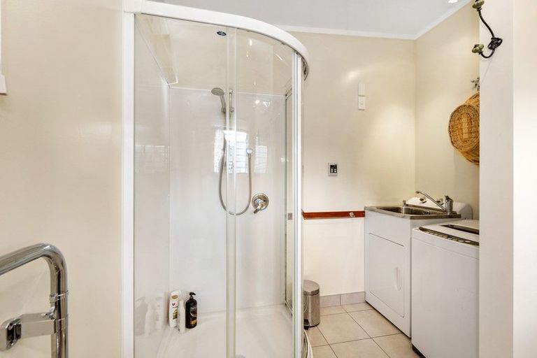 Photo of property in 8 Main Road, Raglan, 3225