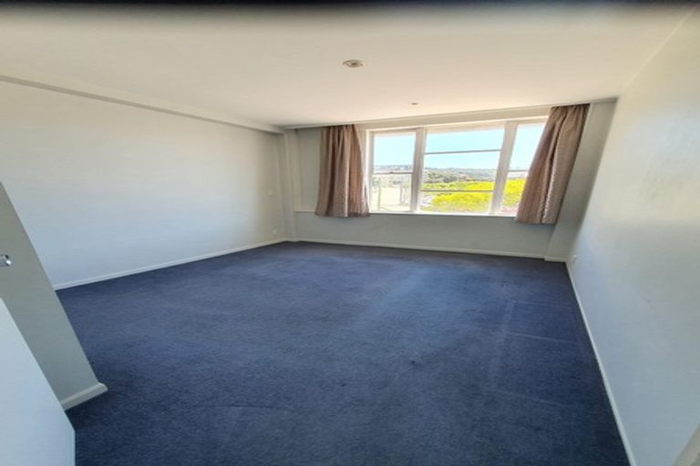 Photo of property in Grandstand Apartments, 37/80 Kent Terrace, Mount Victoria, Wellington, 6011