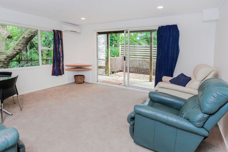 Photo of property in 61 Warner Park Avenue, Laingholm, Auckland, 0604