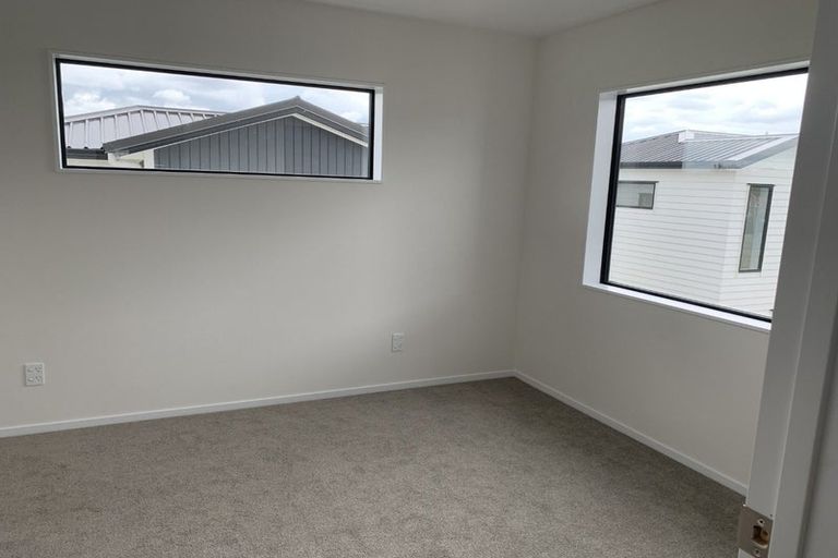 Photo of property in 17c Massine Place, Randwick Park, Auckland, 2105