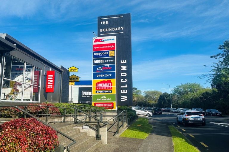 Photo of property in 1/31 Lavelle Road, Henderson, Auckland, 0612