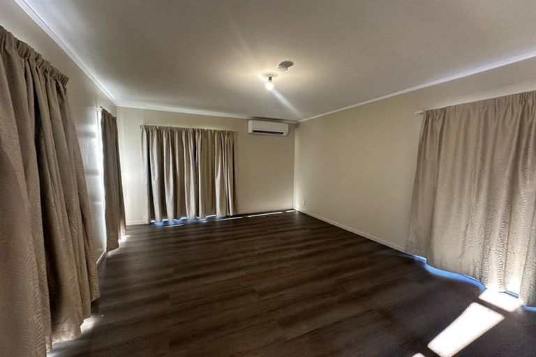 Photo of property in 11 Muirfield Street, Wattle Downs, Auckland, 2103