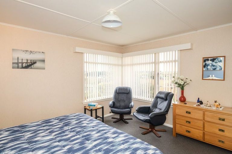 Photo of property in 10 Solway Street, Holmes Hill, Oamaru, 9401