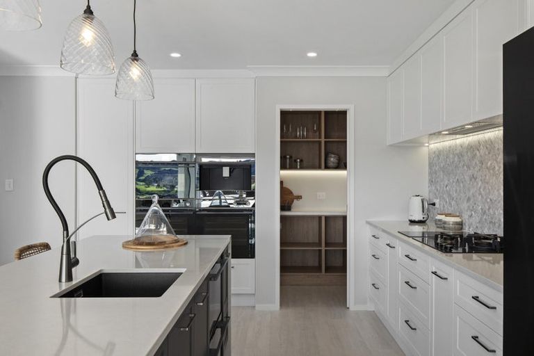 Photo of property in 3 Tavarnya Way, Patumahoe, Pukekohe, 2679