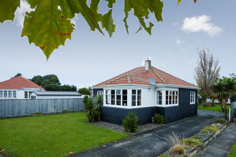 Photo of property in 32 Rangiora Avenue, Roslyn, Palmerston North, 4414