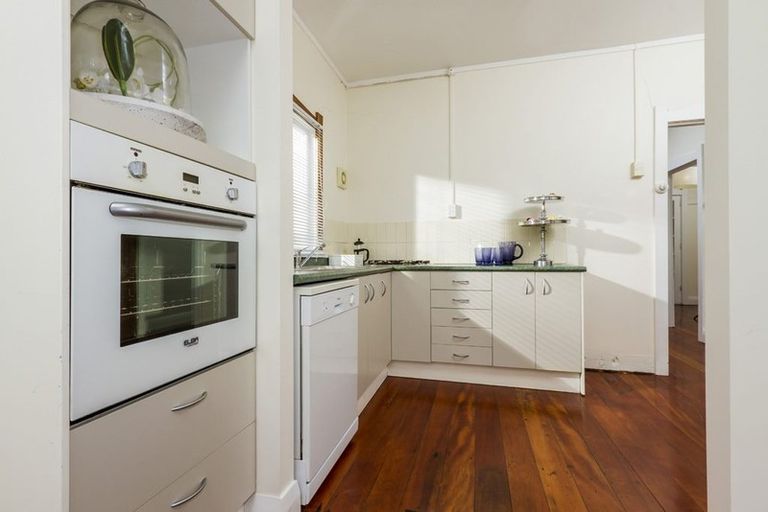Photo of property in 147 Vauxhall Road, Narrow Neck, Auckland, 0624