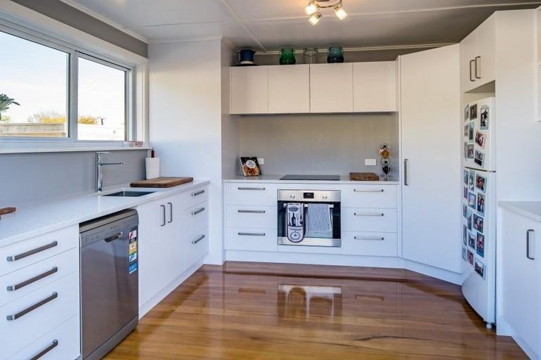 Photo of property in 209b Waddington Drive, Naenae, Lower Hutt, 5011