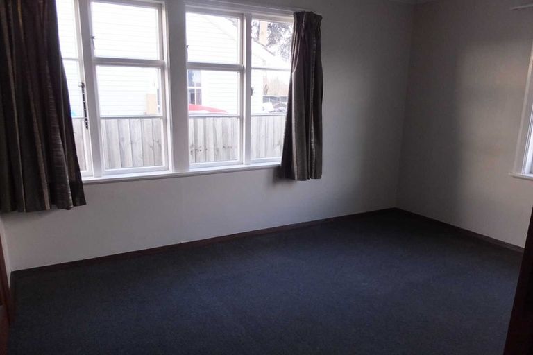 Photo of property in 345 Riccarton Road, Upper Riccarton, Christchurch, 8041