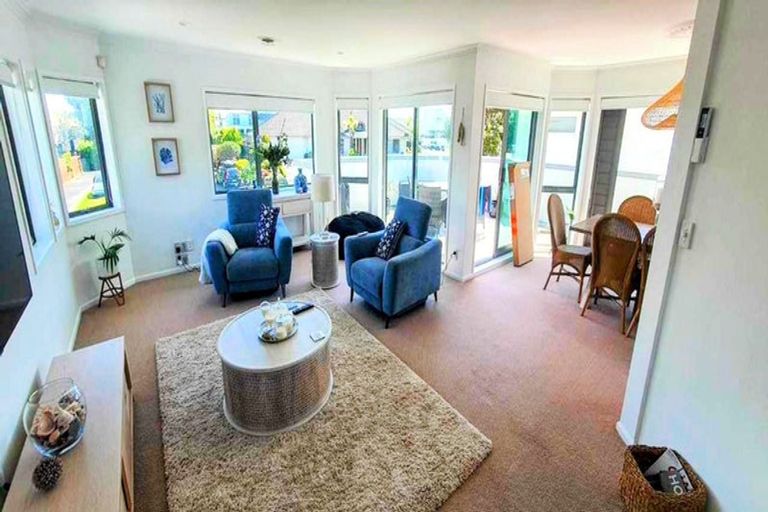 Photo of property in 4a Sunbrae Grove, Mount Maunganui, 3116