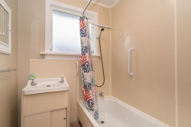 Photo of property in 6a Arney Street, South Dunedin, Dunedin, 9012