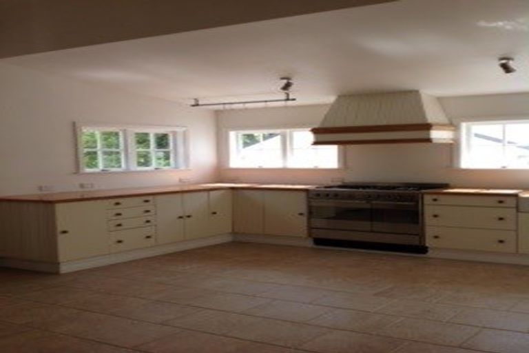 Photo of property in 150 Victoria Street, Cambridge, 3434