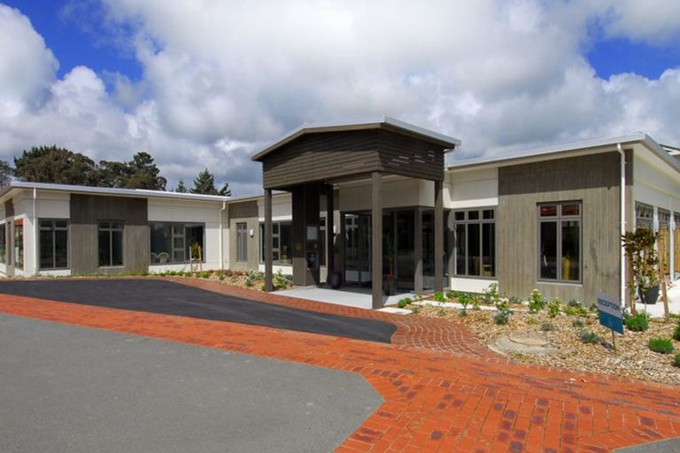 Photo of property in Whitby Lakes Village, Discovery Drive, Whitby, Porirua, 5024