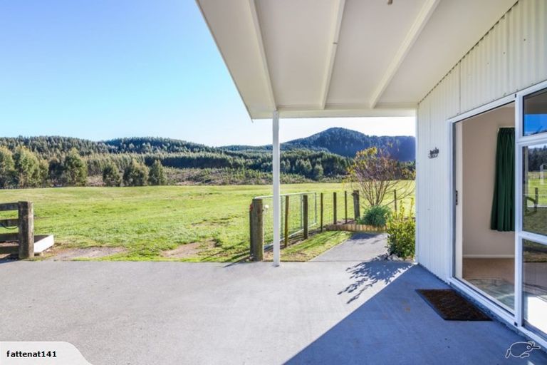 Photo of property in 141 Holyoakes Road, Kinloch, Taupo, 3377