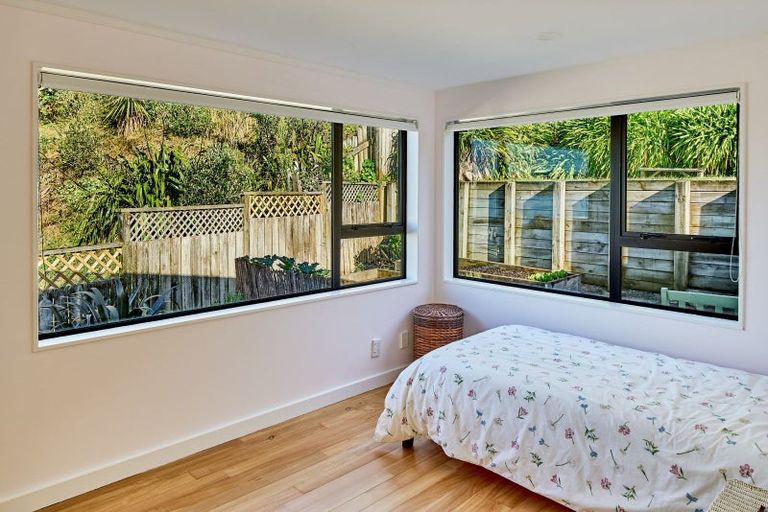 Photo of property in 2 Gordon Road, Plimmerton, Porirua, 5026
