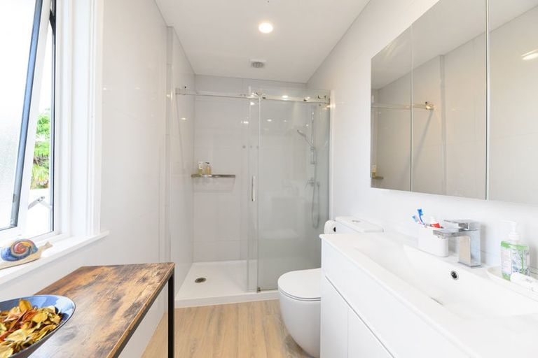 Photo of property in 52 Don Buck Road, Massey, Auckland, 0614