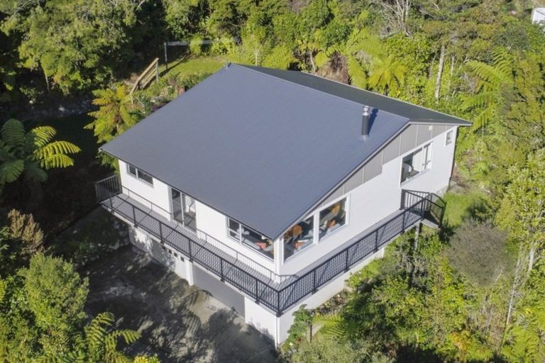 Photo of property in 15 Ngahere Street, Stokes Valley, Lower Hutt, 5019