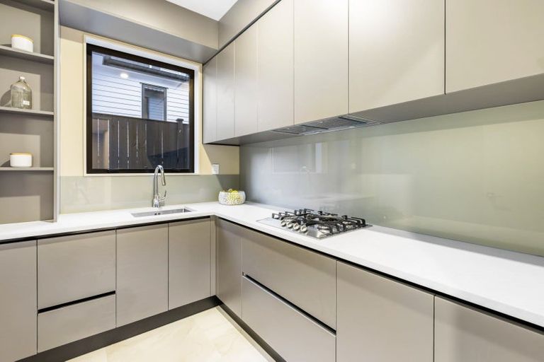 Photo of property in 42 Longshore Drive, Long Bay, Auckland, 0630