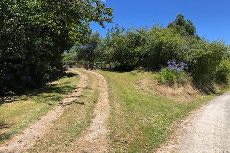 Photo of property in 1621 Kanakanaia Road, Whatatutu, Te Karaka, 4091