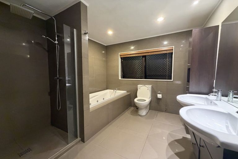 Photo of property in 113 Redoubt Road, Goodwood Heights, Auckland, 2105