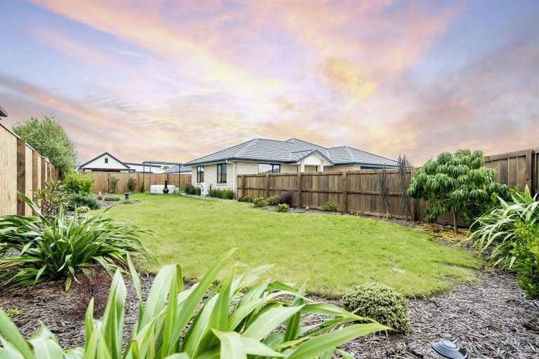 Photo of property in 27 Wakeman Way, Kaiapoi, 7630