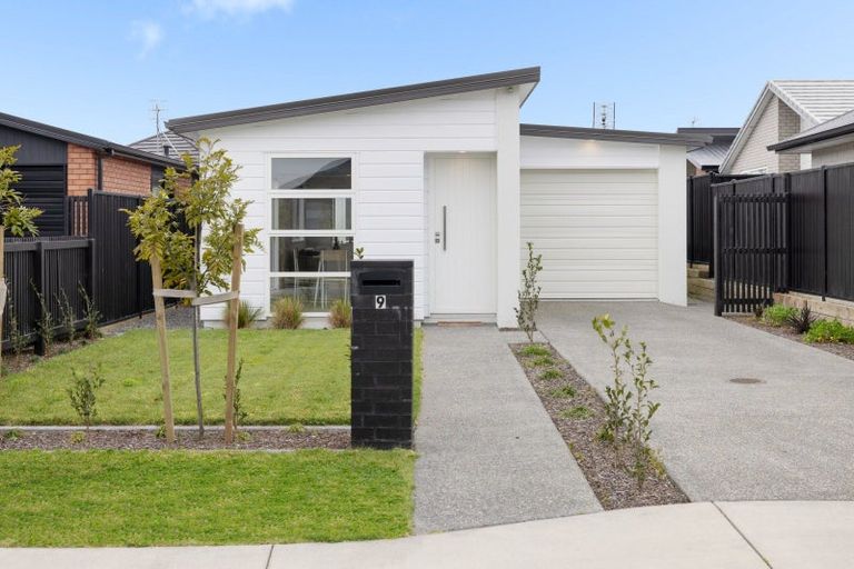 Photo of property in 9 Empire Crescent, Papamoa, 3118