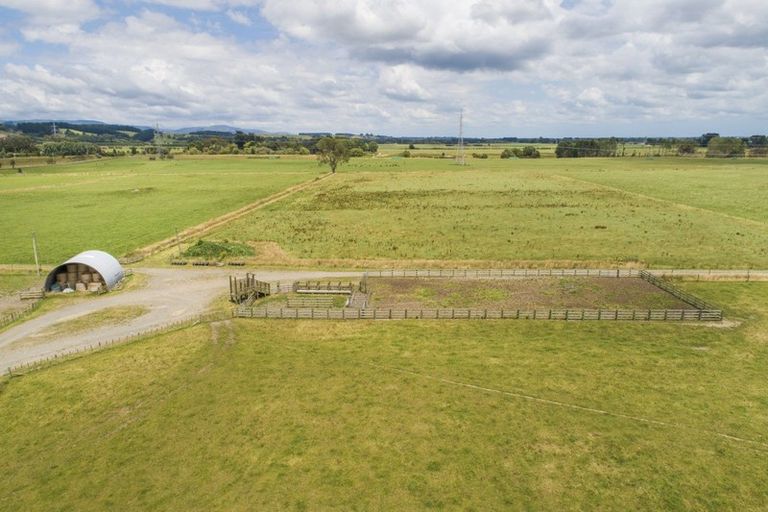 Photo of property in 703 Fitzherbert Road East, Aokautere, Palmerston North, 4471